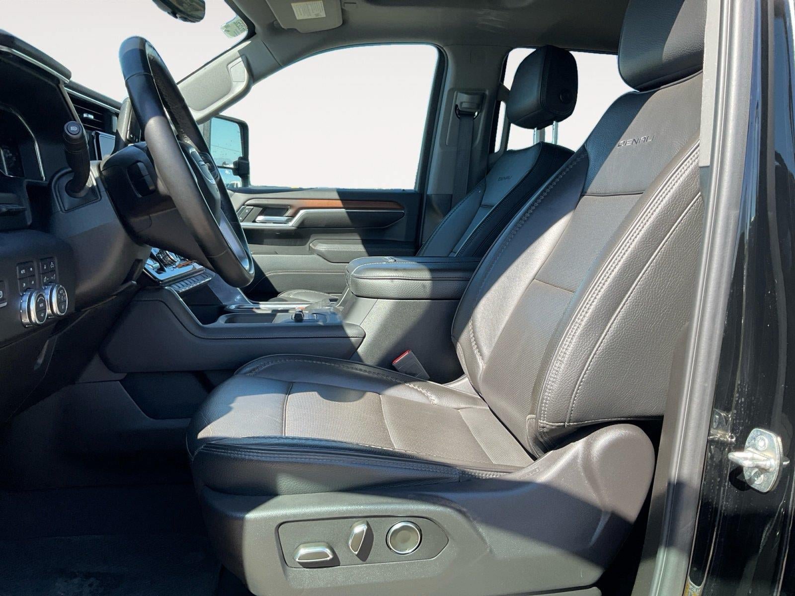Used 2024 GMC Sierra 3500 Denali w/ Denali Reserve Package AWD/4WD image 9