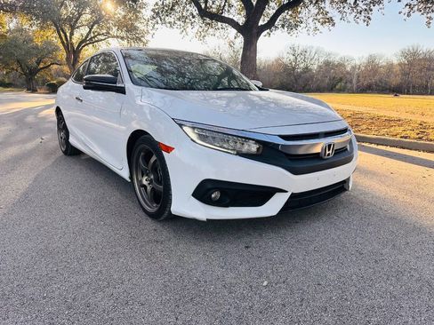 Used 2016 Honda Civic Touring image 6