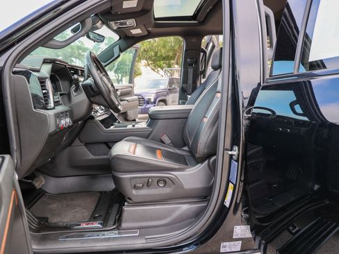 Used 2024 GMC Sierra 2500 AT4 w/ AT4 Premium Plus Package AWD/4WD image 39