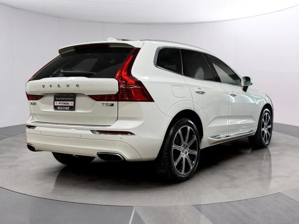 Used 2020 Volvo XC60 T5 Inscription w/ Protection Package AWD/4WD image 3