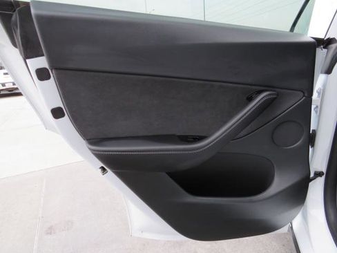 Used 2020 Tesla Model Y Long Range image 48