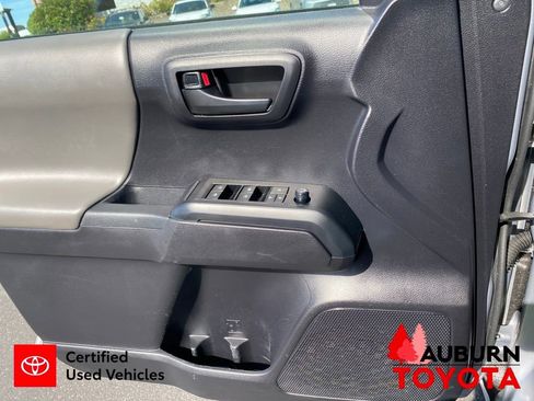 Certified 2020 Toyota Tacoma SR AWD/4WD image 31