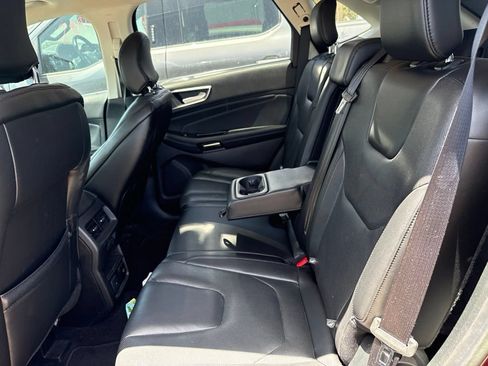 Used 2019 Ford Edge Titanium w/ Equipment Group 301A FWD image 5