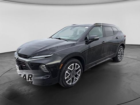 Used 2025 Chevrolet Blazer RS AWD/4WD image 2