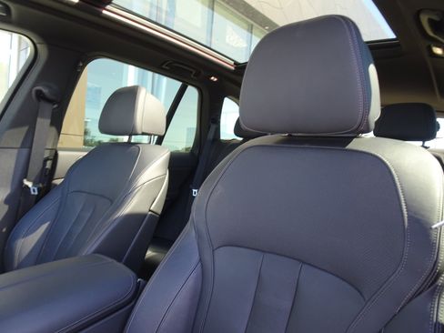 Used 2022 BMW X5 xDrive40i w/ M Sport Package AWD/4WD image 10