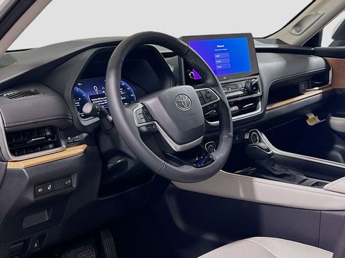 New 2026 Toyota Grand Highlander Limited image 9