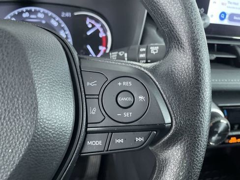 Used 2024 Toyota RAV4 XLE image 30