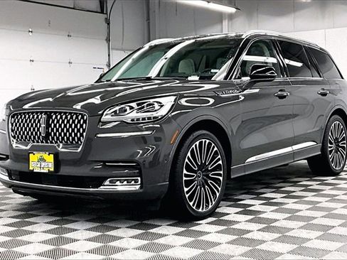 Used 2024 Lincoln Aviator Black Label w/ Dynamic Handling Package image 12