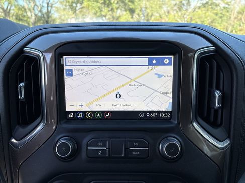 Used 2020 Chevrolet Silverado 1500 High Country w/ Technology Package image 27