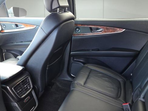 Used 2020 Lincoln Nautilus Reserve w/ Equipment Group 201A image 16