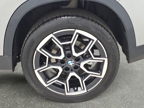 Certified 2025 BMW X1 xDrive28i w/ Convenience Package image 29