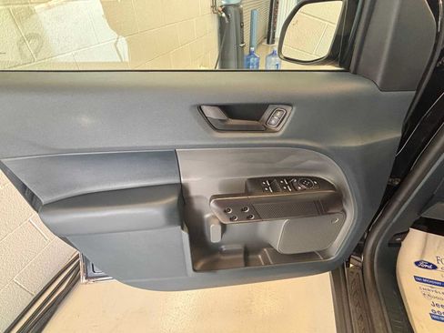 Used 2025 Ford Maverick XLT w/ Equipment Group 301A AWD/4WD image 17