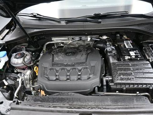 Used 2021 Volkswagen Tiguan SE w/ Panoramic Sunroof Package image 31