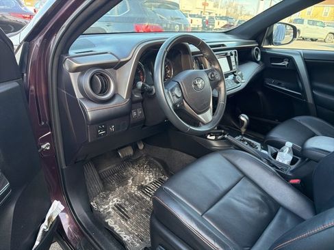 Used 2016 Toyota RAV4 SE image 2