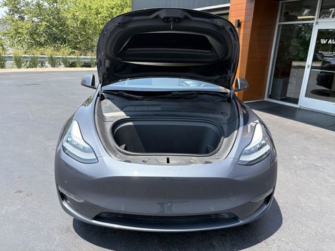 Used 2021 Tesla Model Y Long Range AWD/4WD image 24