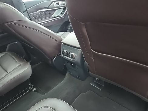 Used 2025 Ford Explorer Platinum w/ LUX Leather Package AWD/4WD image 80