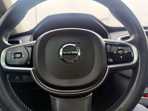 Used 2016 Volvo XC90 T6 Momentum w/ Vision Package image 16