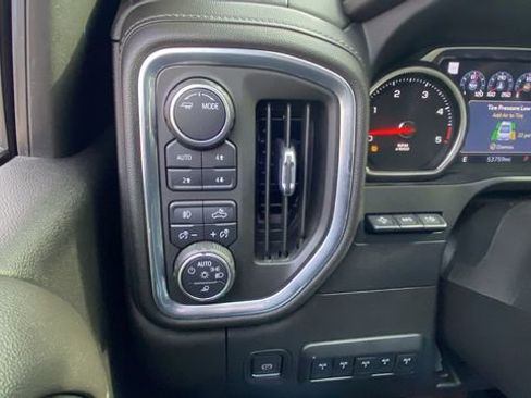 Used 2022 Chevrolet Silverado 2500 High Country w/ Z71 Off-Road Package image 23