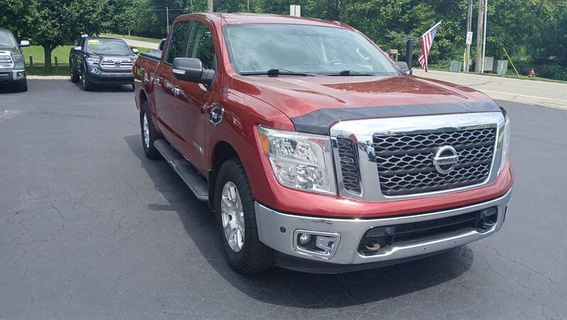 Used 2017 Nissan Titan SV AWD/4WD image 8