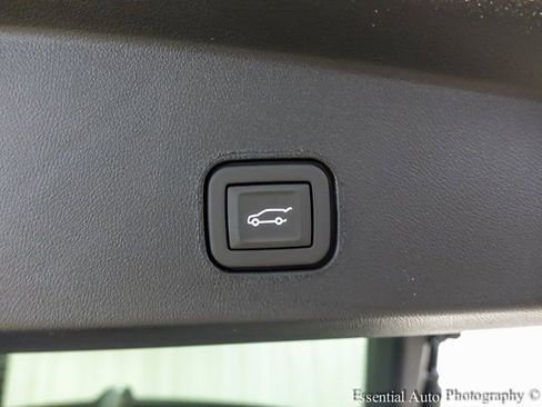 New 2025 Cadillac Lyriq Luxury w/ LPO, Floor Liner Package image 21