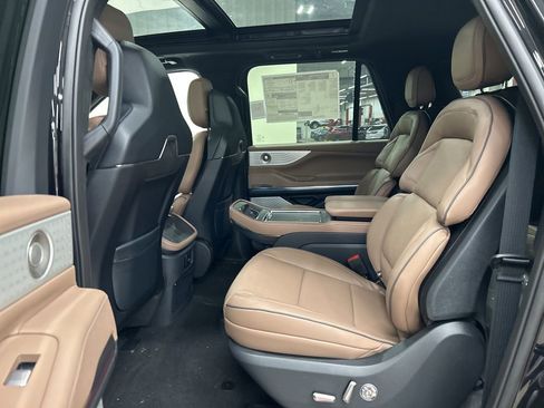 New 2026 Lincoln Navigator L Black Label AWD/4WD image 30