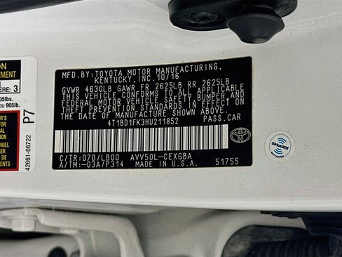 Used 2017 Toyota Camry XLE w/ Moonroof Package FWD image 12