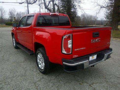Used 2016 GMC Canyon SLE image 3