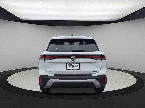 New 2026 Volkswagen Tiguan SE image 6