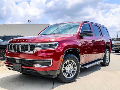 Used 2023 Jeep Wagoneer 4WD image 1
