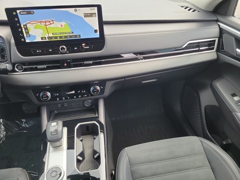 Used 2025 Mitsubishi Outlander SE FWD image 19
