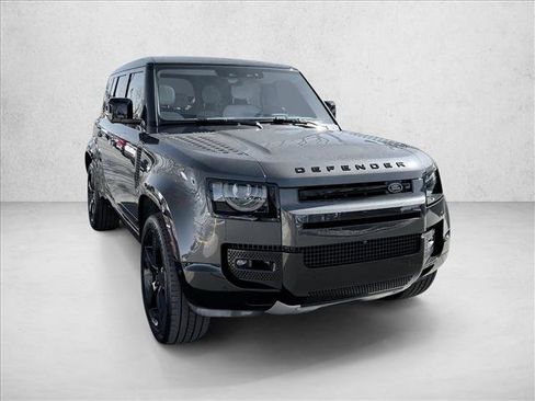 Used 2025 Land Rover Defender 110 V8 AWD/4WD image 3