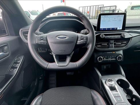 Used 2025 Ford Escape ST-Line image 5