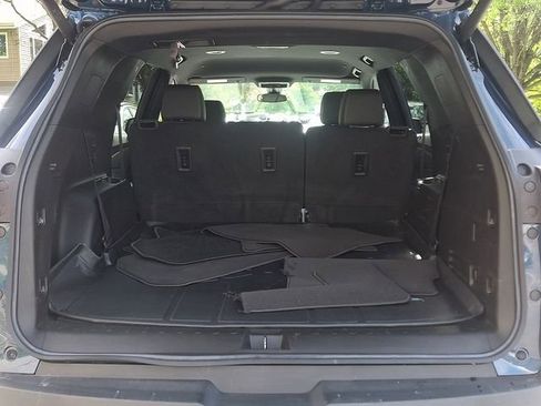 Used 2023 Chevrolet Traverse LT AWD/4WD image 28