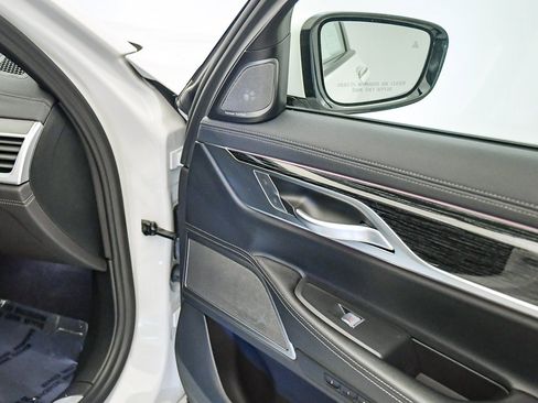 Certified 2022 BMW 740i w/ M Sport Package image 19