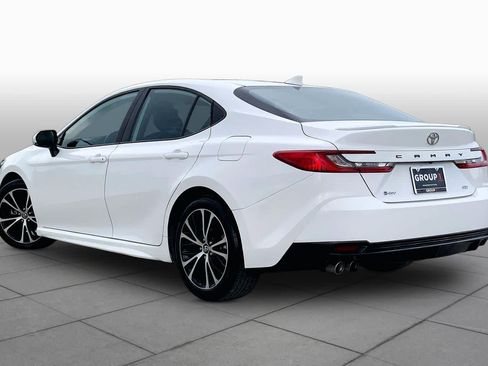 Used 2025 Toyota Camry SE FWD image 12