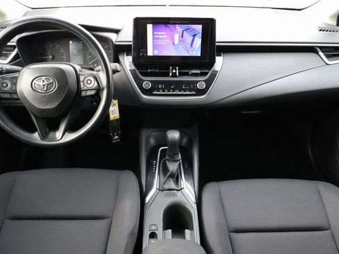 Used 2024 Toyota Corolla LE image 2