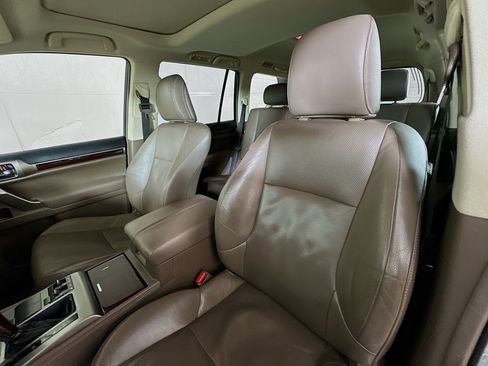 Used 2018 Lexus GX 460 Premium w/ Premium Package image 20