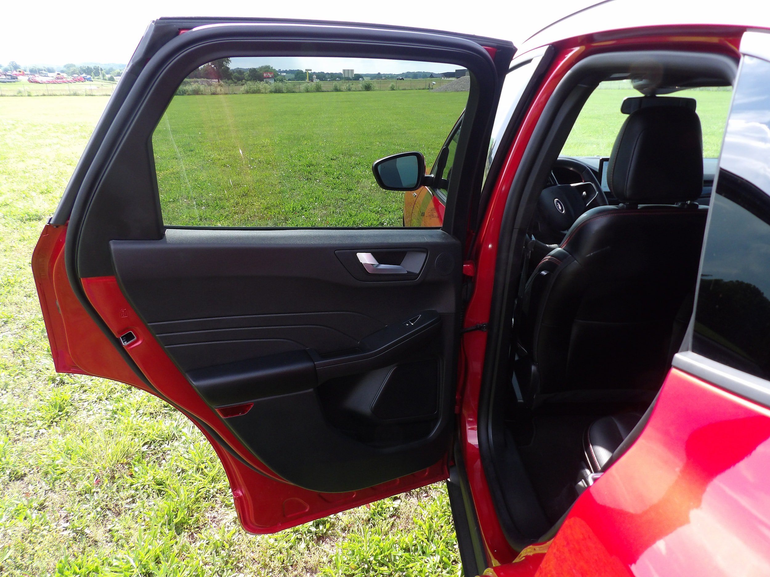 Used 2025 Ford Escape ST-Line Elite w/ Premium Technology Package AWD/4WD image 10