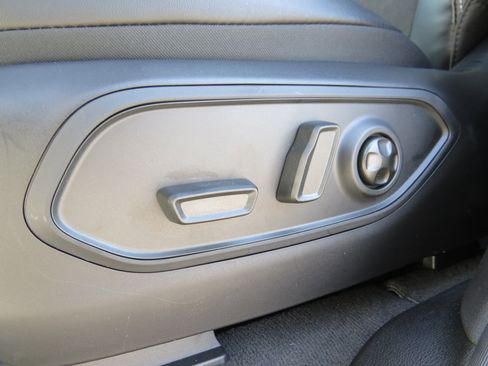 New 2025 Jeep Grand Cherokee Altitude image 19