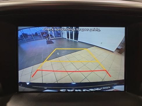 Used 2020 Kia Sorento LX image 28