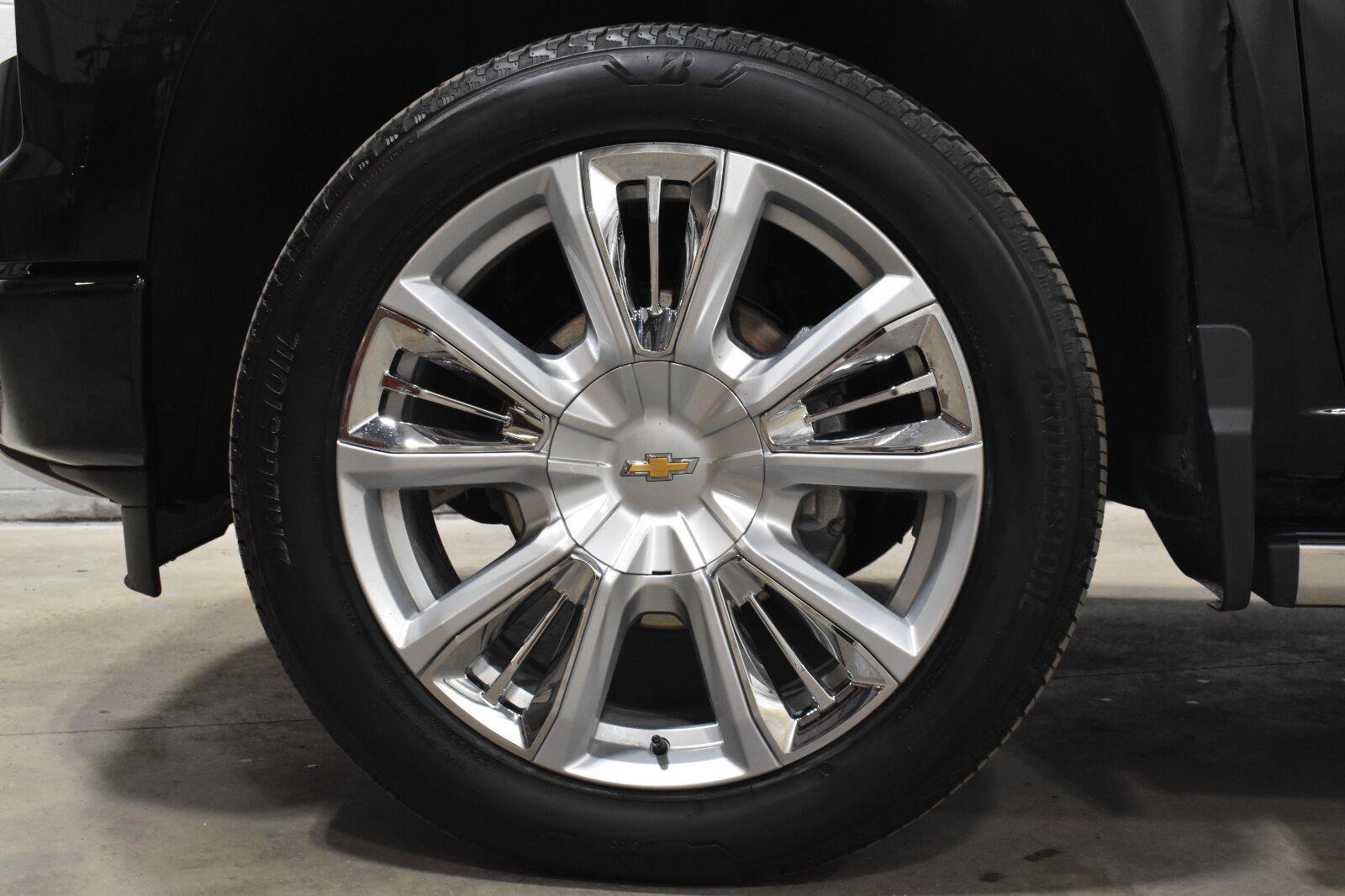 Used 2026 Chevrolet Silverado 1500 High Country w/ Technology Package AWD/4WD image 29