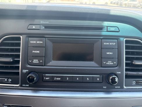 Used 2015 Hyundai Sonata SE image 12