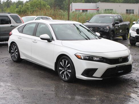 Used 2023 Honda Civic EX-L image 3