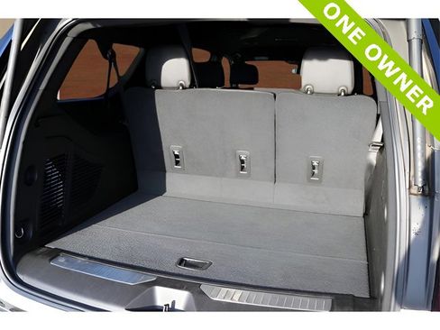 Used 2021 GMC Yukon XL Denali image 16