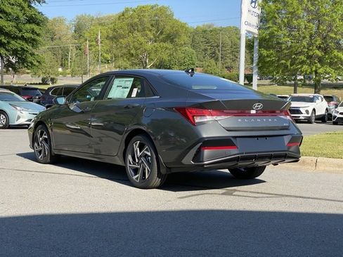 New 2025 Hyundai Elantra Limited image 5