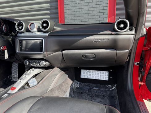 Used 2016 Ferrari California T image 18