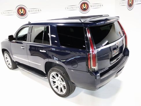 Used 2020 Cadillac Escalade Luxury image 10