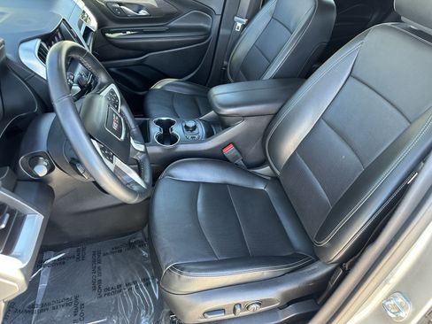 Used 2023 GMC Terrain SLT image 22