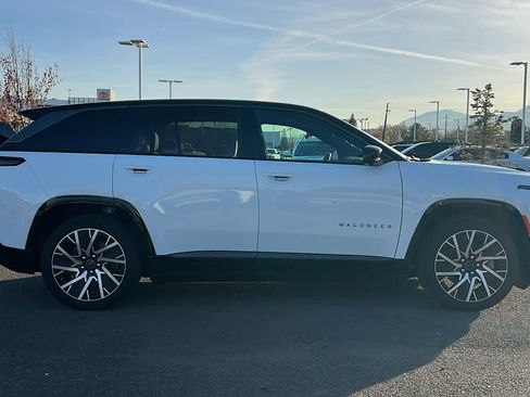 Used 2025 Jeep Wagoneer S Limited w/ Comfort Package image 4