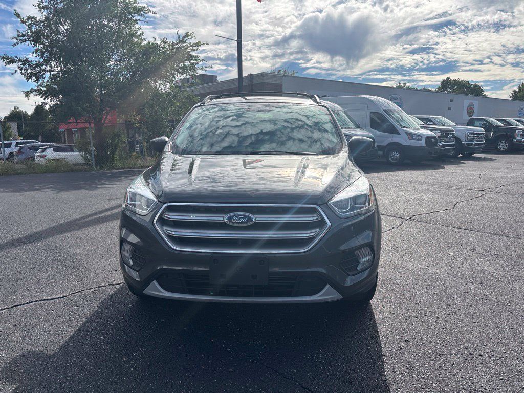 Used 2017 Ford Escape SE w/ Equipment Group 201A AWD/4WD image 2
